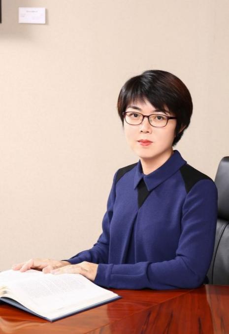 Liang Zou.jpg