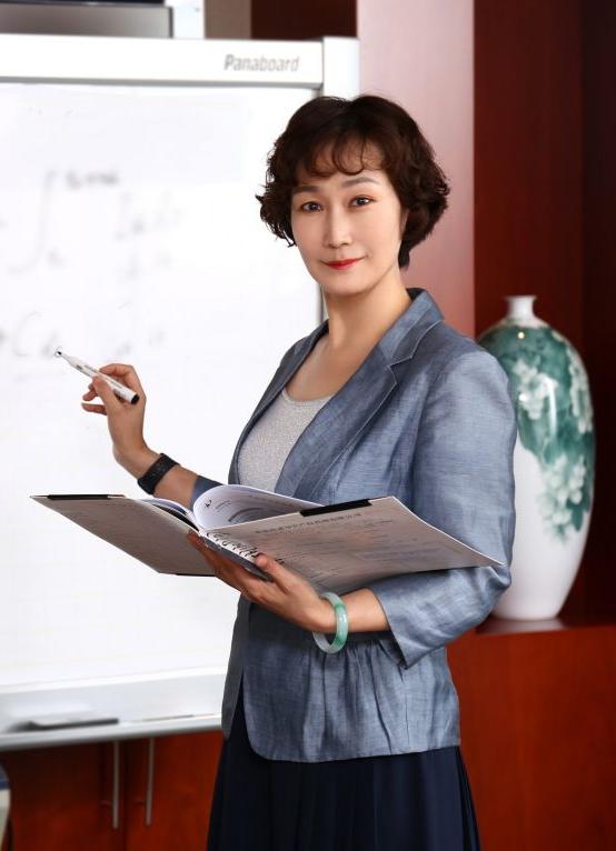 Yiqun Peng.jpg